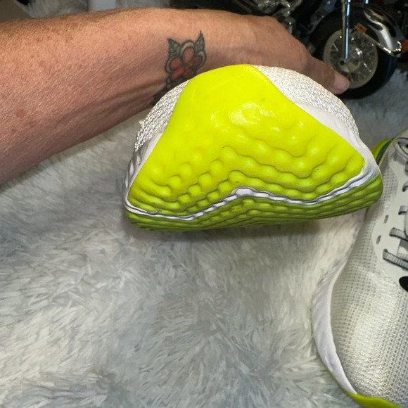 Nike Revolution 5 EXT Summit White Light Blue Fury Shoes Men 8.5 Women 10.0 - Picture 4 of 10